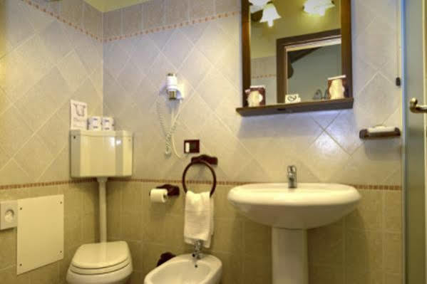 Hotel Antico Casale 비가라노 마이나다 외부 사진
